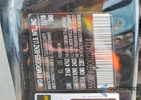 2019 Mercedes-Benz C 300 4Matic z USA, uszkodzony, nr VIN 55SWF8EB0KU294214